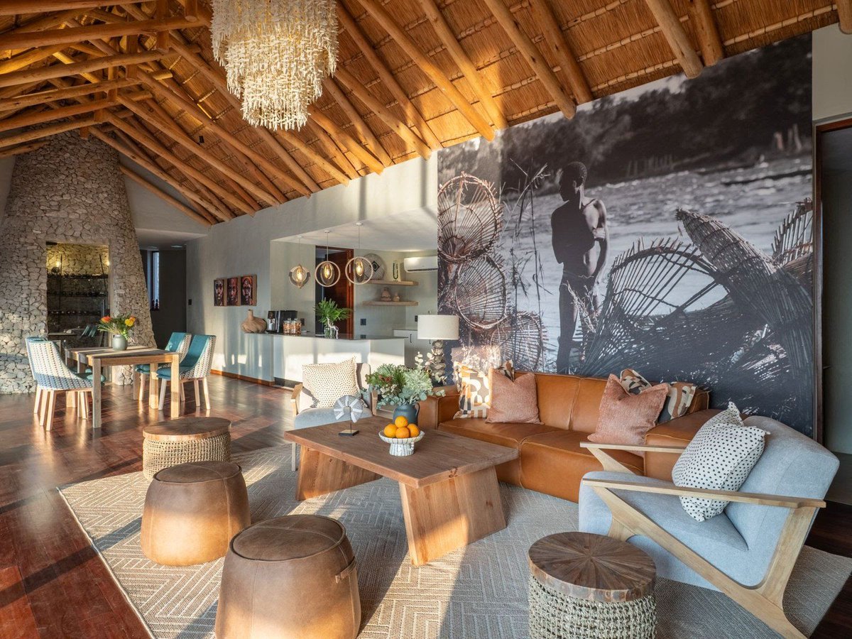 The Fox Magazine tweet media