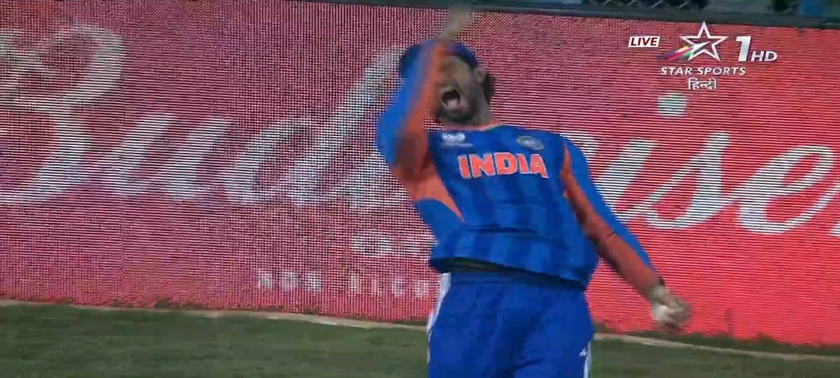 R1groupofficial's tweet photo. #INDvsENG https://t.co/ZkqbGhXKUG