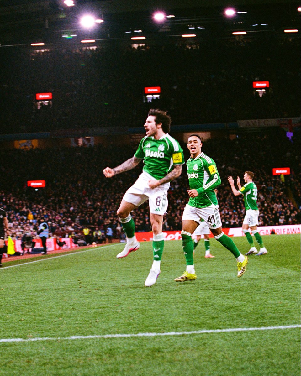 FloodlightsOn tweet media