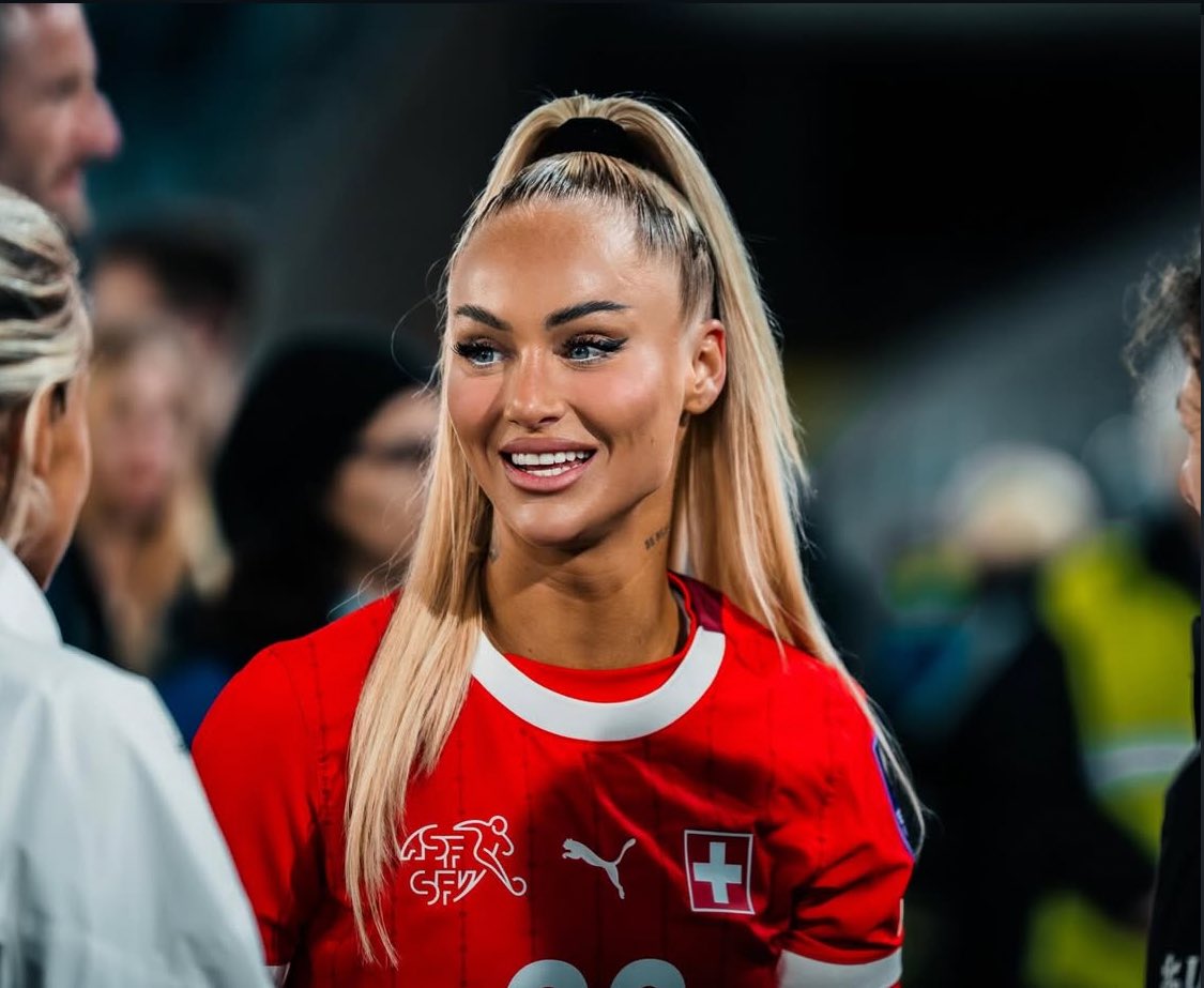 ๐๐ญ๐ช๐ด๐ฉ๐ข. tweet media