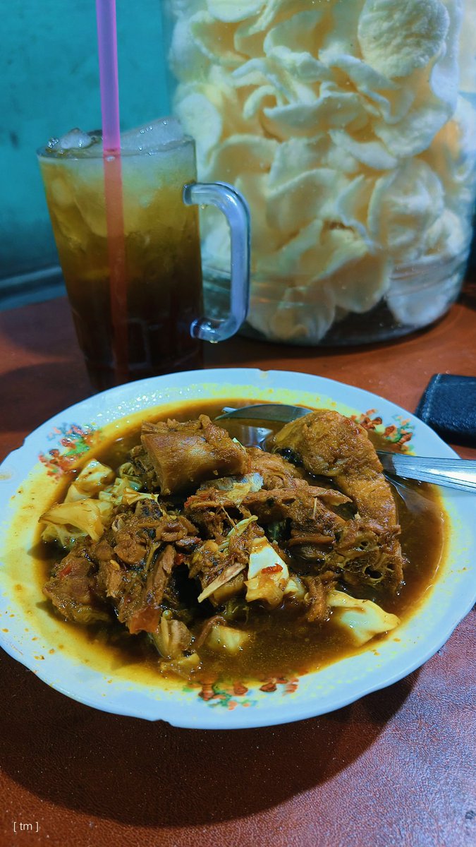 IG: sembarimakan tweet media