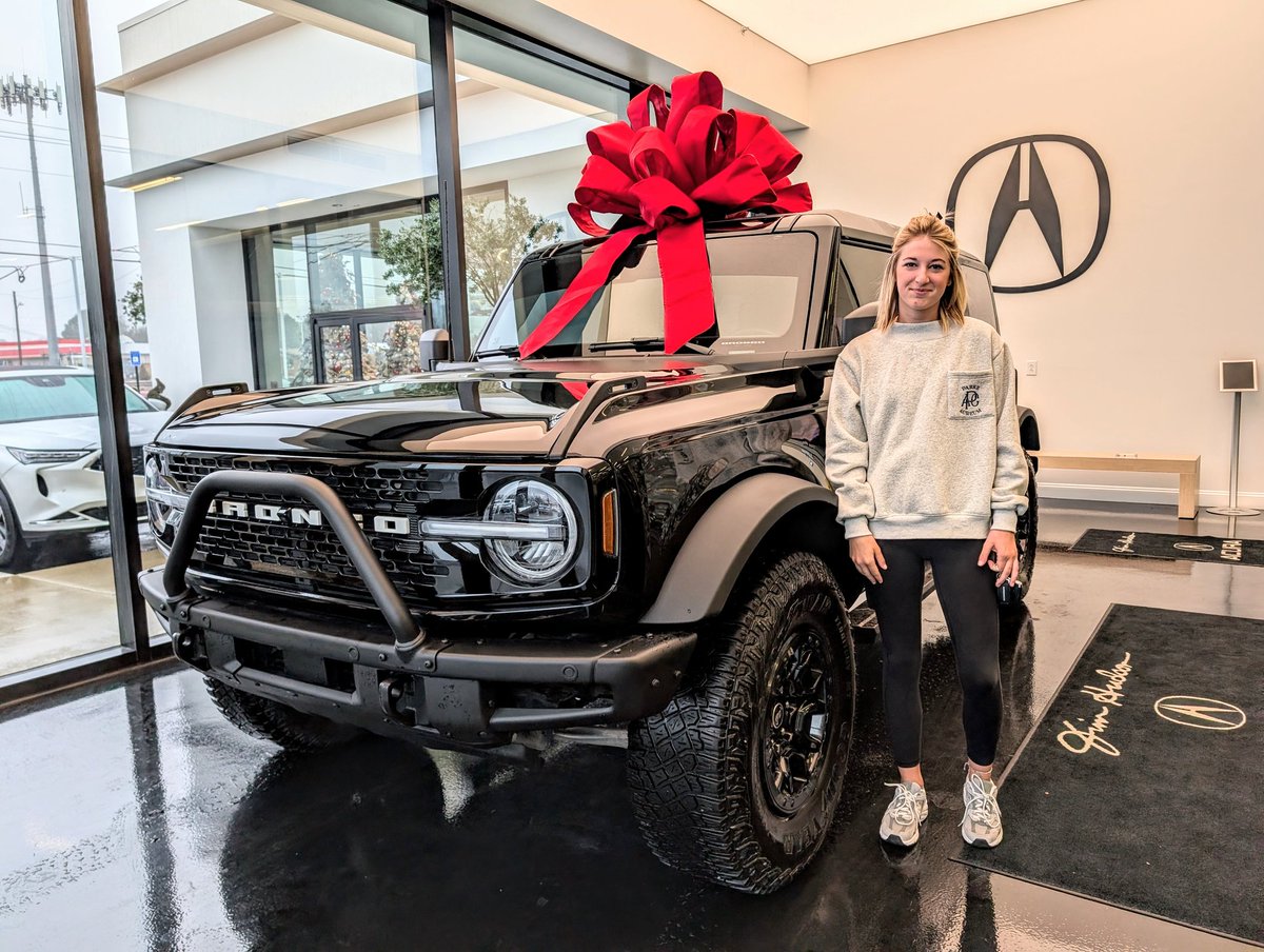 deweylexus's tweet photo. Happy Friday-Eve!
Well, Adyson got her dad to promise her a #Bronco, if she were awarded a Golf Scholarship. Lookie here, a win win! Thinking about a vehicle, call me 803.640.7952 #golf #tournament #driveitlikeyoustoleit https://t.co/qOCbNkT2xR