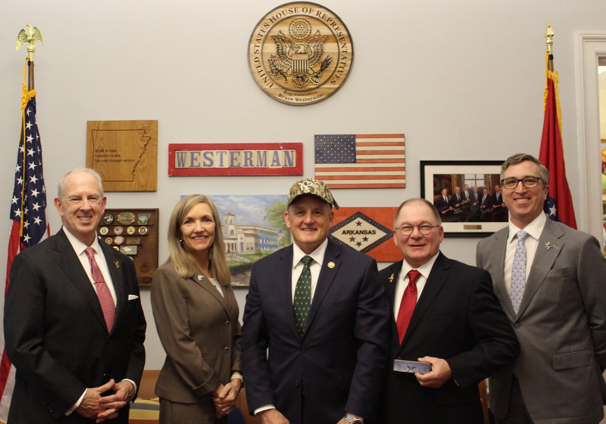 It’s always great meeting with <a href="/NatResources/">House Committee on Natural Resources</a> Chairman <a href="/RepWesterman/">Rep. Bruce Westerman</a>!

Thanks for all you do to support wetlands conservation in Arkansas and across the country!

…and nice hat! #DuckPolicy