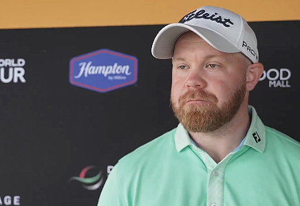 Kimsey, el afortunado en Sudáfrica

Un total de tres competidores lideran las posiciones del Joburg Open que dio inicio hoy en el Houghton Golf Club de Johannesburgo, totalizando 64 golpes (-6), aunque en el campo manda Luke Brown con (-7) en doce hoyos.…kswing-golf-hockey-tenis.blogspot.com