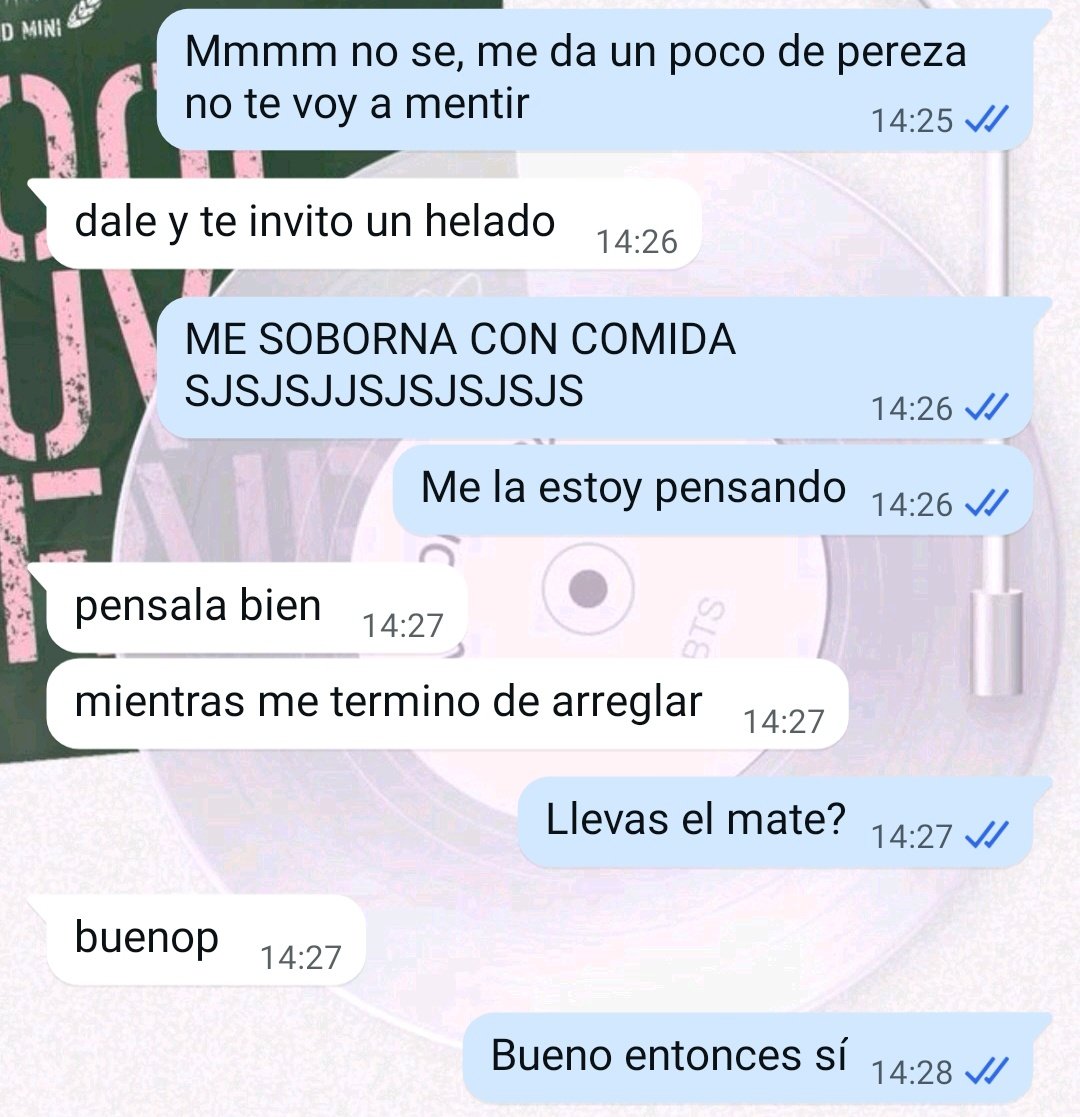 Hola fui comprada por mi novio para acompañarlo al shopping 😔✋🏻