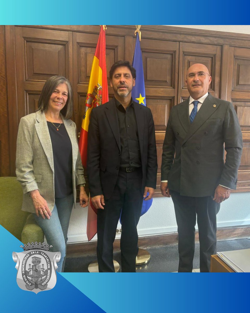 🏛️ Reunión clave con el Director General de Vivienda y Suelo, Javier Martín Ramiro.

Analizamos el sector y trazamos líneas de trabajo para impulsar su desarrollo y la seguridad jurídica. 🤝 Participan Ángel Martínez y Lola Alcover (Consejo General API).

#API #Vivienda