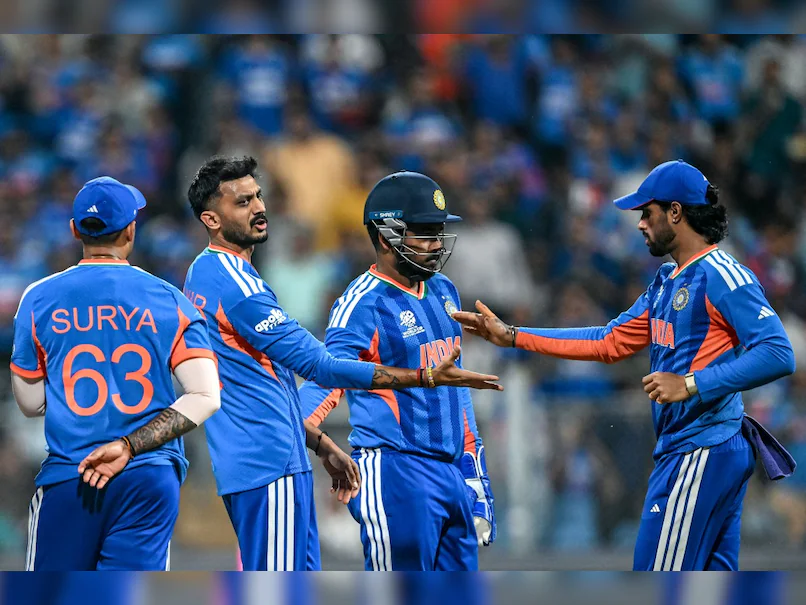 Naveen_Odisha's tweet photo. Congratulate Indian Cricket Team on their brilliant victory over #England in the semi final match. #MenInBlue excelled with all-round performance and qualify for yet another cricket #WorldCup final. Best wishes for the upcoming final against #NewZealand.   #INDvsENG #T20WorldCup