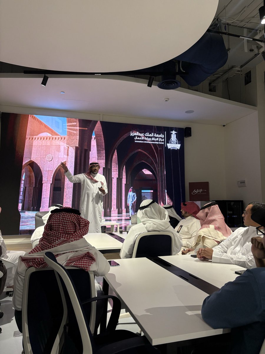 Mozy_8's tweet photo. اليوم كان أول يوم لنا في برنامج الاحتضان 
العام في مركز الابتكار وريادة الأعمال 

متحمسين للتعلم، للتطوير، وللاستفادة 
من الإرشاد والفرص اللي يوفرها البرنامج
خطوة أولى في رحلة الابتكار والقادم أجمل بإذن الله🌟 https://t.co/qFQCCVneID