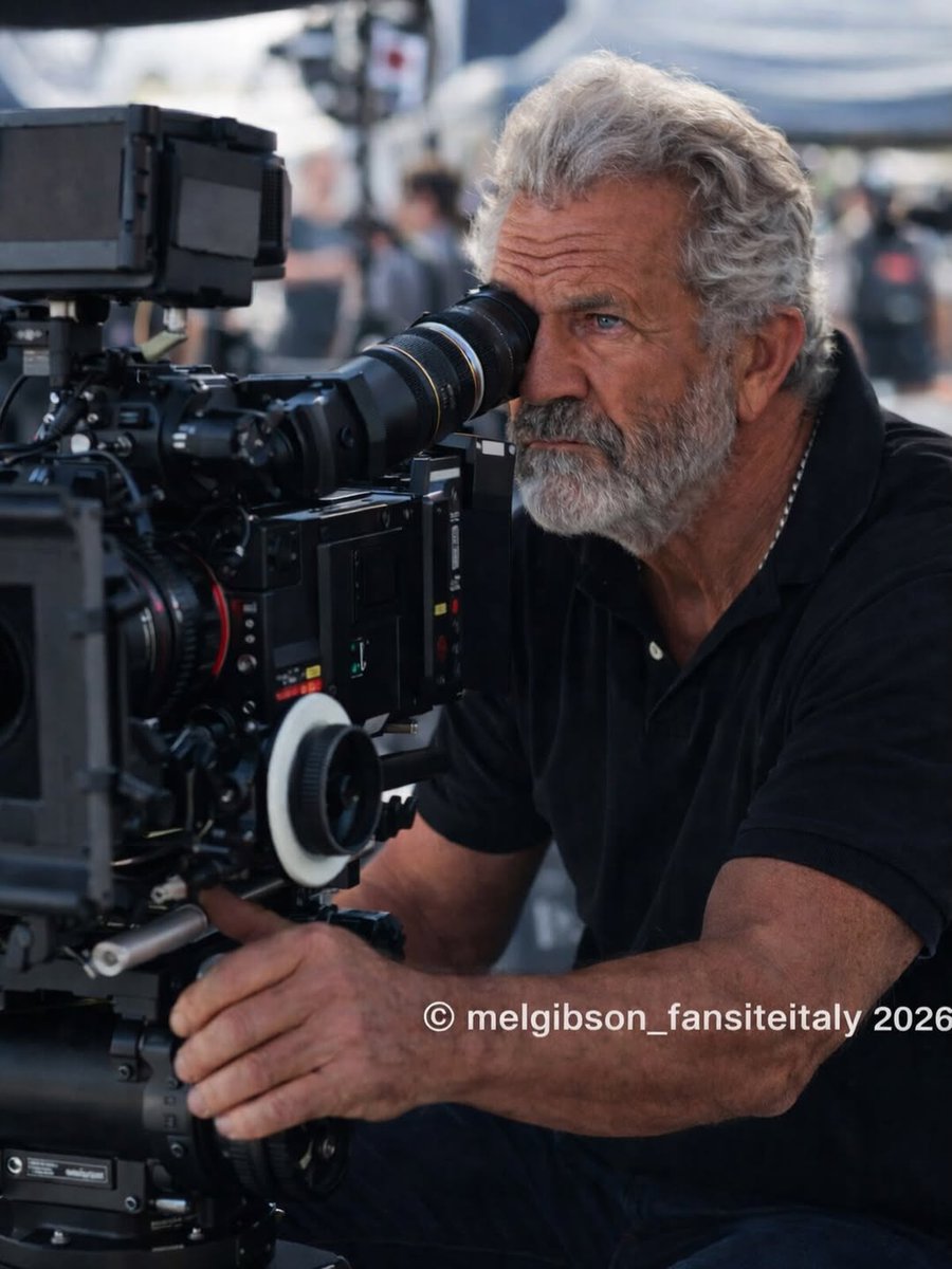 dendolly1's tweet image. “I like directing much better. It’s more fun, that’s all there is to it. It’s essentially the same job, which is storytelling, but you have more control over the way you want to tell the story. It’s a high. I love it.” ~ Mel Gibson~ #melgibson #melgibson_fansiteitaly #directing