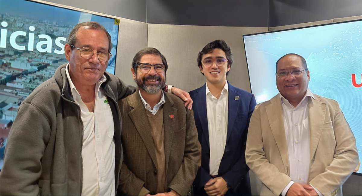 🔈El Rector de la IBERO Puebla, acompañado de la #ClínicaMinervaCalderón, conversó en <a href="/Ultrapuebla/">Ultra Noticias Puebla</a>  sobre la histórica resolución de la Suprema Corte de Justicia de la Nación para el reconocimiento del gobierno comunitario indígena de La Candelaria, Chiapas.
➡️