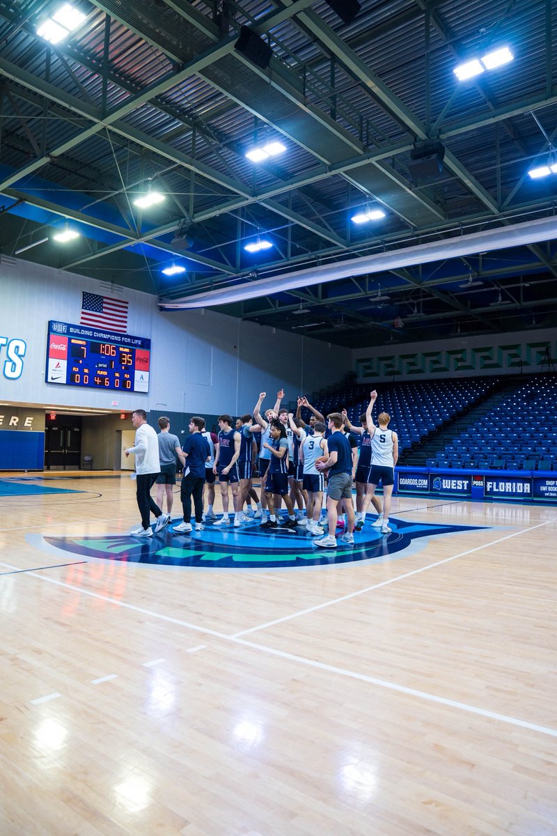LeeU Men's Basketball tweet media