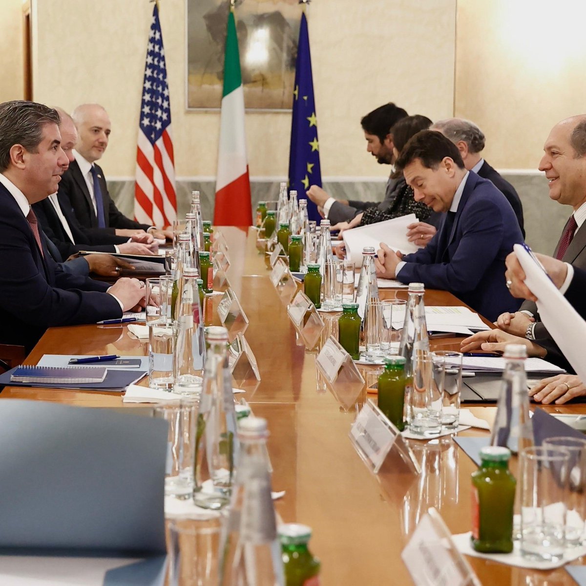 ItalyMFA_int's tweet photo. The Secretary General of #ItalyMFA, Amb. Riccardo Guariglia, met with the 🇺🇸 Deputy Secretary of State for Management and Resources, Michael Rigas, in Rome. The meeting highlighted the strength of the Italy-US partnership and offered an opportunity to exchange views on key global priorities.

Discussions focused on transatlantic cooperation, economic security and critical minerals. Views were also shared on stability in the Mediterranean and Africa, as well as on connectivity initiatives such as IMEC.

Italy’s commitment to working closely with the United States through @NATO, the #EU and the @G7 was reaffirmed, in order to advance our shared security, prosperity and values.

@DepSecStateMR @StateDept
