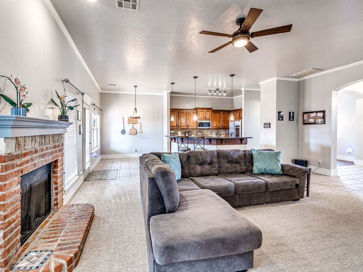 kat_sells_okc's tweet image. ✨ Gated Living in Lone Oak Ridge | Deer Creek Schools 🏡

#DeerCreekSchools #GatedCommunity #JustListed #OklahomaRealEstate #LuxuryLivingOK #DreamHome #HomeForSale #EdmondOKHomes