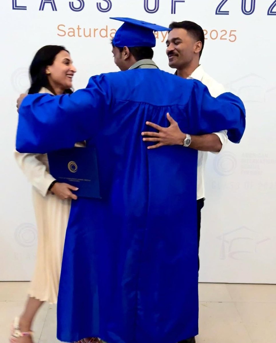 InTheLoop tweet media