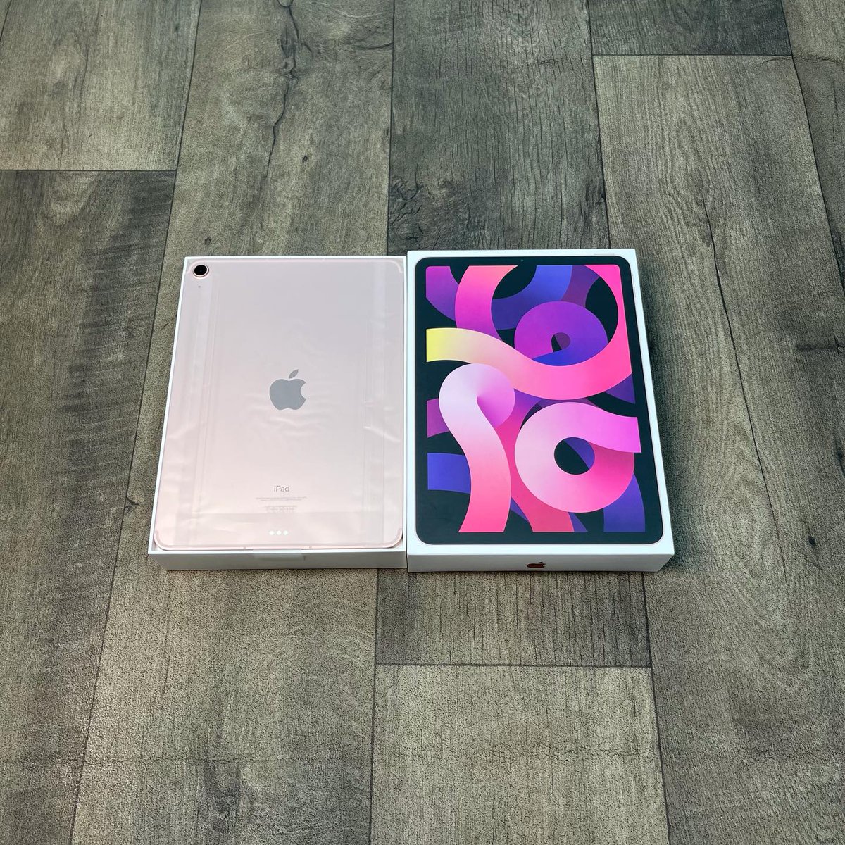 LaptopsArena's tweet photo. IPad Air 10.9″ (4th Gen) 5G  64GB-New
Kes 61,999.
• Apple  8-Core CPU
• 8-Core GPU | 16-Core Neural Engine
• 10.9″ Liquid Retina Display
• 2360 x 1640 Screen Resolution (264 ppi)
• 5G | Wi-Fi 6 | Bluetooth 5.0
• 12MP Front Camera with Center Stage
• 12MP Wide Rear Camera
• USB 3.1 Gen 2 Type-C Connector (10 Gb/s)
Call 0721763763
#ipadair4 #ipadpro #laptopsarena