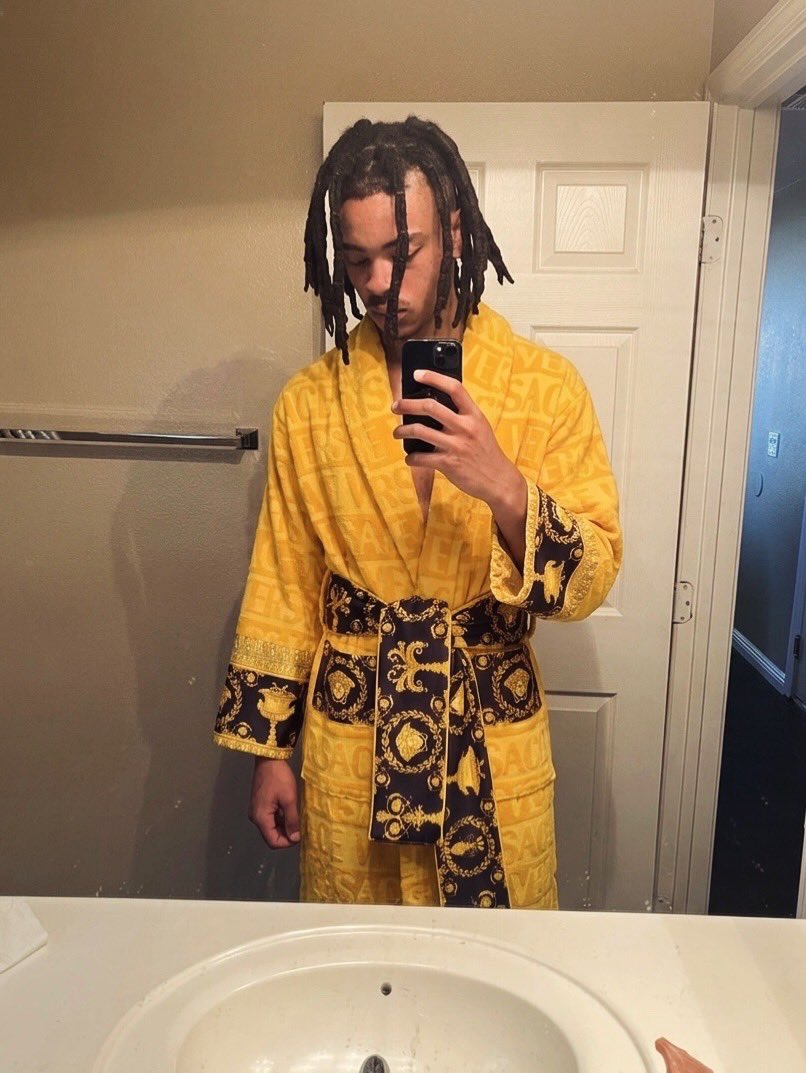 Goodmorning☀️🦍….My Album drops in 8 Days💿 #t3dada