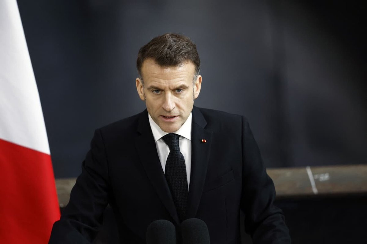 BFMTV's tweet photo. 🔴 ALERTE INFO
Guerre au Moyen-Orient: Emmanuel Macron demande à Benjamin Netanyahu de "ne pas étendre la guerre au Liban"
https://t.co/LGb7KF3Bp1 https://t.co/USjyIJ0pdd