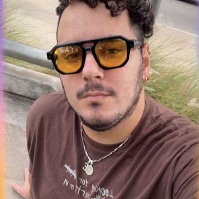 ema__ds18's tweet photo. #NuevaFotoDePerfil https://t.co/XjrWEiqAf5