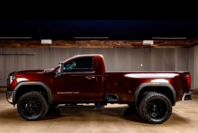 liftedtrucks's tweet image. 2024 Sierra 3500 Single Cab Dually Diesel 4x4 at our #Huntsville location. #Duramax diesel engine, 2” @teamreadylift leveling kit, 22” @FuelOffroad wheels, Fox Shox, and much more. #TX08592 
Asking $73,800. Price includes 10k in upgrades. 
Break Away From The Ordinary! 

* Call