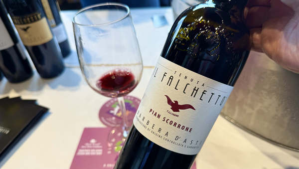 <a href="/grapelive/">Kerry Winslow</a> Wine of the Day: 2024 Tenuta Il Falchetto, Barbera d’Asti DOCG “Pian Scorrone” Piemonte, Italy. <a href="/SlowFoodItaly/">Slow Food Italia</a> 92 Points "A stylish, pure and easy to love Barbera from between Alba and Asti and Tenuta Il Falchetto with dark berry purity!" read:
grapelive.com/grapelive-wine…