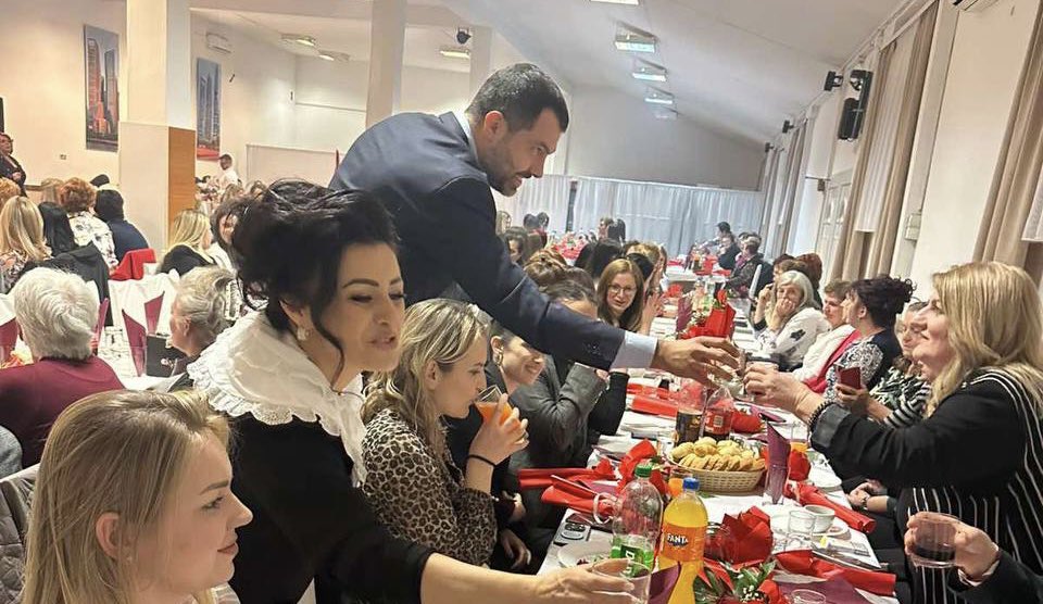 СНСД tweet media