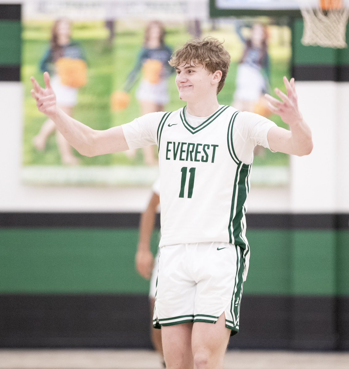 DC Everest Boys Basketball tweet media