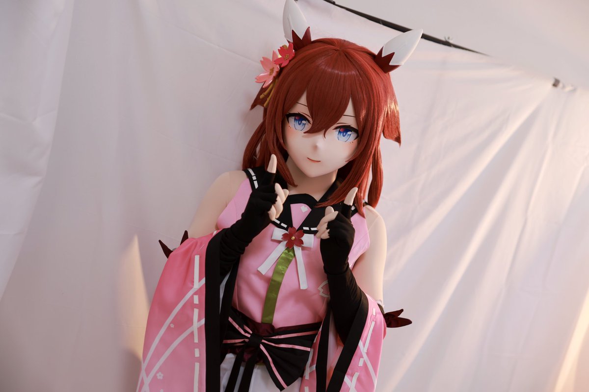 hukouya's tweet photo. 来认领啦～
因为开学回来小肚子小了一点所以阿巴阿巴……随便拍了一点点牛牛的决胜服吧，也是迟到的生日贺图，再次祝千代王生日快乐～新的一年，也祝愿自己像小千代一样每天努力永远向上 ⸜(๑'ᵕ'๑)⸝⋆*
📷 @louise123333333 
🎭 @harinezumiws
#kigurumi 
#着ぐるみ
#サクラチヨノオー生誕祭2026 https://t.co/UOJiDCJXdN