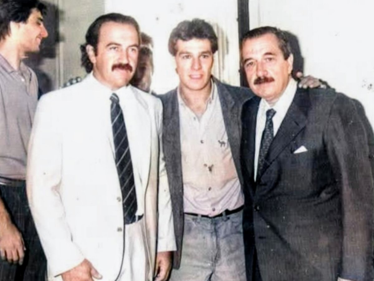 𝗖𝗔𝗥𝗧𝗔 𝗔𝗕𝗜𝗘𝗥𝗧𝗔 𝗔 𝗠𝗜𝗦 𝗖𝗢𝗥𝗥𝗘𝗟𝗜𝗚𝗜𝗢𝗡𝗔𝗥𝗜𝗔𝗦 𝗬 𝗖𝗢𝗥𝗥𝗘𝗟𝗜𝗚𝗜𝗢𝗡𝗔𝗥𝗜𝗢𝗦
Queridas correligionarias y queridos correligionarios:
Después de más de cuarenta años de militancia política, habiendo tenido el honor de presidir la Juventud Radical y de