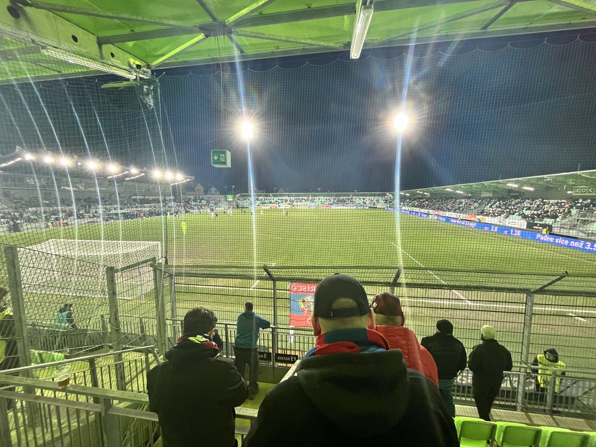 Nevíte, co dělají normální lidi ve čtvrtek večer?