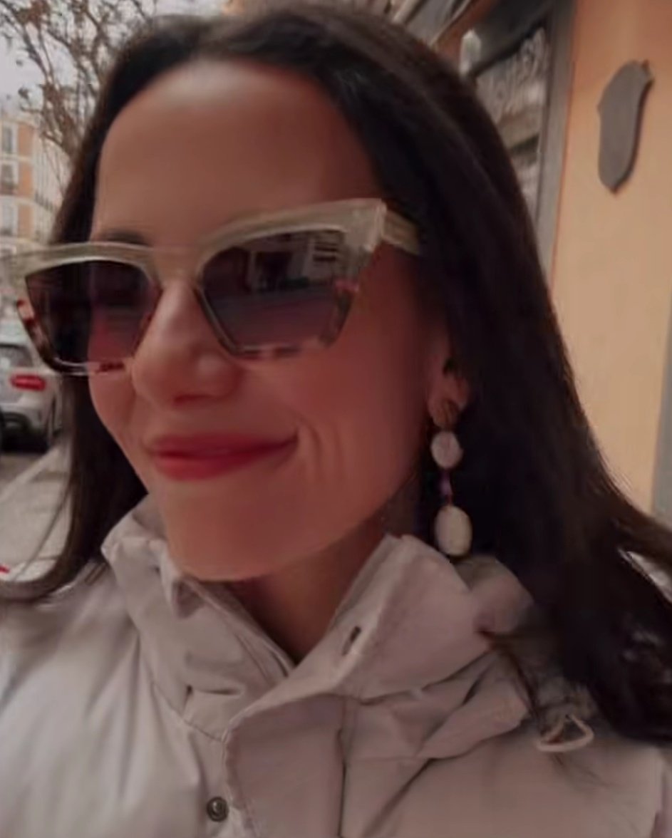 nosoleado's tweet photo. Peeeerdona??? 😎 pa dónde usted tan diosa💥❤️ esos lentes!!!! q se los preste a Cloe a verrr https://t.co/ha2CsaIXWy