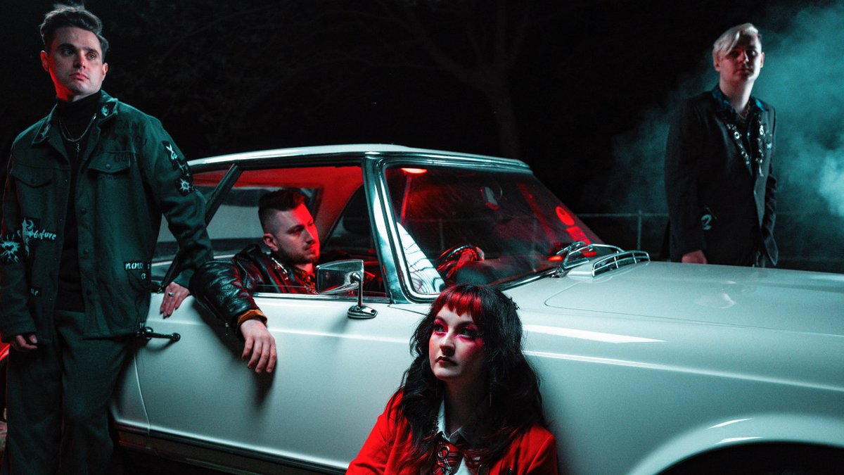 Rock Sound tweet media