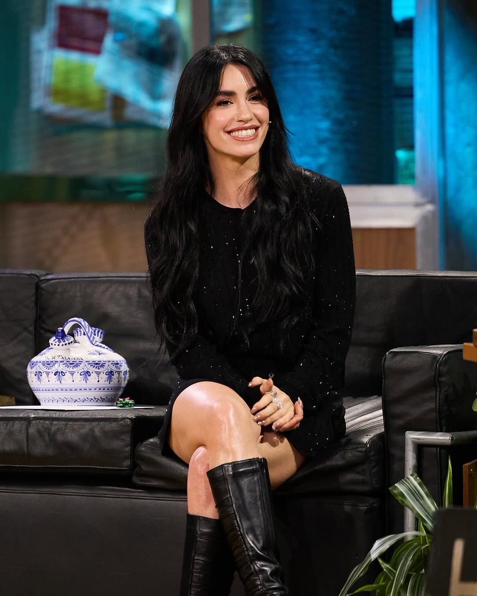 threadslali's tweet photo. lali esposito. https://t.co/oNDD7tf6hK
