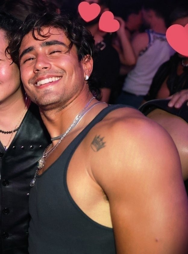 ꜱᴀᴍ ❤️ biceps | 51% AI tweet media