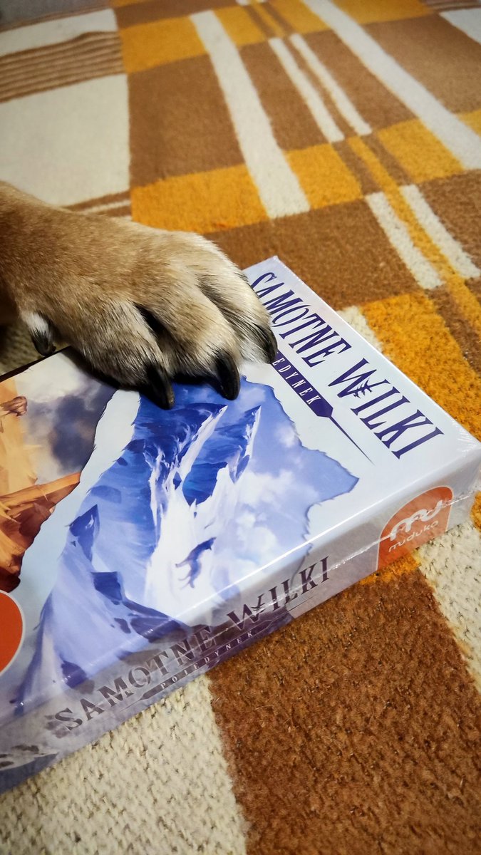 TrojKast_'s tweet photo. Wydawnictwo Muduko zadbało, żeby Smolakowi nie zabrakło karcianek, bo na Steamie to już wszystkie ograł! Pięknie wydane i kompaktowe - Kuba jara się jak Konrad na najnowszy dodatek do Simsów! Żebyśmy się później po urzędach skarbowych nie ganiali to #prezent #wspolpraca https://t.co/kJ2AmgFrFB