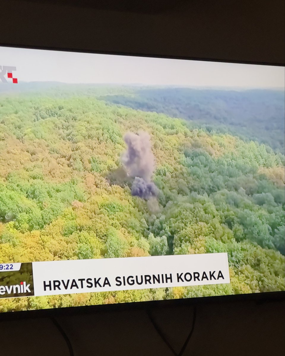 jureland's tweet photo. 30+ godina nakon rata, 250+ izgubljenih ljudskih života civila, Hrvatska🇭🇷 je zemlja bez mina! 💪💪💪 ovo zasluzuje dan drzavnosti, pa da se i to poglavlje zatvori. https://t.co/nZ0aNqrEHt