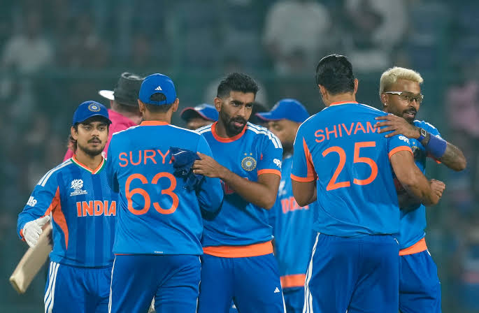 Niteshekyatri's tweet image. #teamworkmakesthedreamwork 
💪💪🇮🇳🇮🇳

#INDvsENG #INDvsENGSemiFinal #T20WCSemiFinal