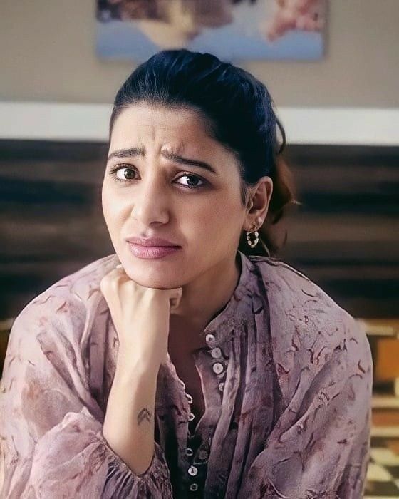 femmymeenu's tweet photo. I met him on Grindr, the guy was in his late 40s. He bought some clothes for me. It was a purple lingerie set and a red saree. After cumming deep into my ass, he dropped a bomb. The clothes he bought me to wear were his wife's. He said he always liked trans and sissies in secret. https://t.co/OfMOLMxgpD