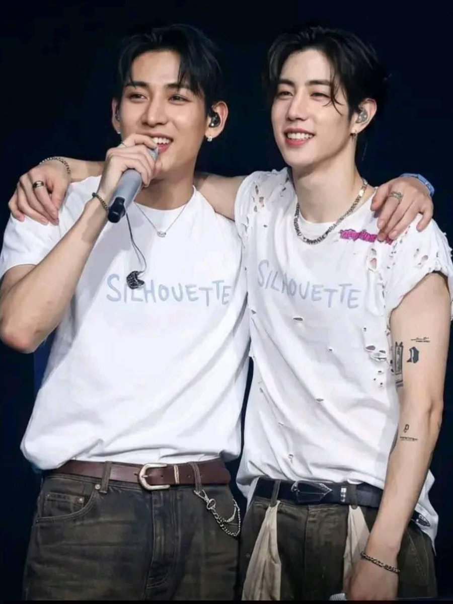 หาให้เจอนะ คนที่  อยู่กันคนละประเทศ แต่พร้อมข้ามน้ำ ข้ามทะเลมาซัพพอรต์ 
กัน เหมือนแค่ปากซอยบ้าน

คำบอกรักที่ไม่ต้องเอ่ย คำว่ารัก มีหน้าตาแบบนี้เอง 💜❤
 #MTBB