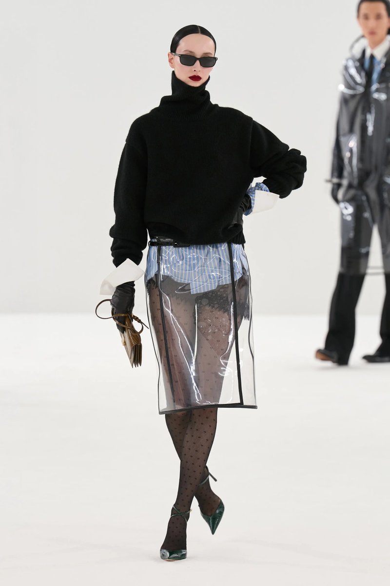 koso's tweet photo. Haider Ackermannの恐ろしく美しいTom FordのショーをみてしまうとDemnaのGucciとかほんとなんなんだろというか最早どうでもいいなと思ってしまった https://t.co/1azA0e45df
