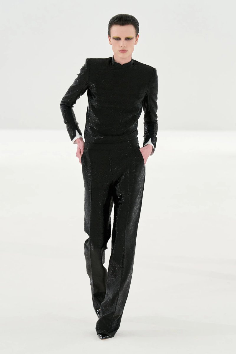 koso's tweet photo. Haider Ackermannの恐ろしく美しいTom FordのショーをみてしまうとDemnaのGucciとかほんとなんなんだろというか最早どうでもいいなと思ってしまった https://t.co/1azA0e45df