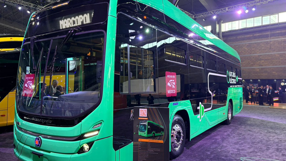 Pasajero7's tweet photo. 🚍🔋@MarcopoloMx refuerza su apuesta por la #electromovilidad de la mano @DINAmx y #MegaFlux, al presentar su autobús ATTIVI de 12 metros 100% eléctrico, con autonomía de 300 kilómetros, en el marco de #ExpoForoMovilidad https://t.co/5lj1EvKmlh