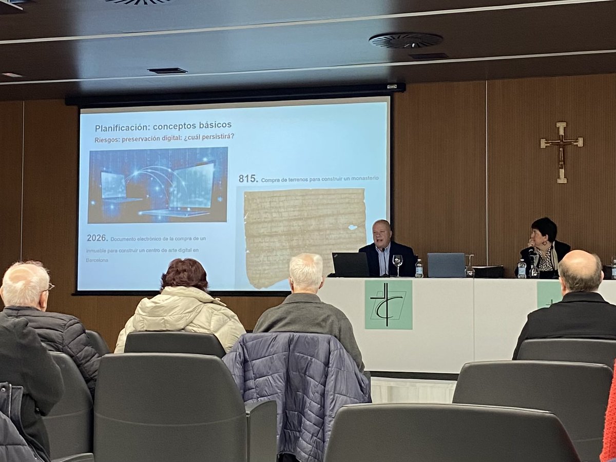 Arxiu Capitular de Barcelona tweet media