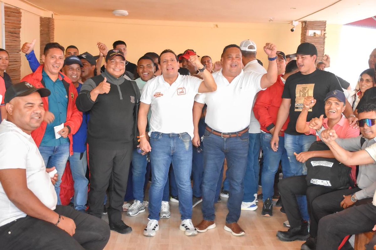 A pocas horas del llamado a las urnas, seguimos sumando fuerzas de cara a nuestra llegada al Congreso.

Es fundamental como el sector empresarial y líderes sociales coinciden en que somos la alternativa más efectiva y productiva que puede llegar al legislativo. Gracias a cada uno