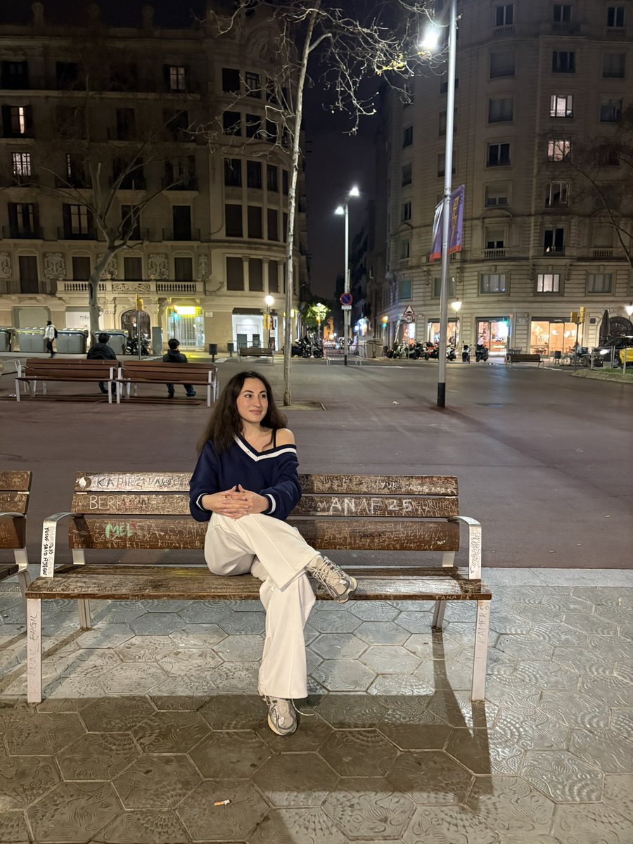 Otelimi bu bankın dibinde tuttum ben sırf hemen gidiyim diye