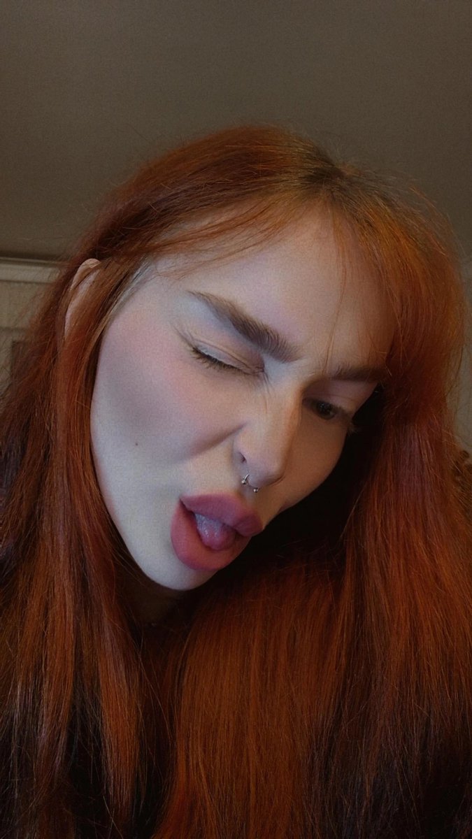 Dahlia_Rex's tweet photo. Quick hype strim while home alone 🕺🏻 Come say hey https://t.co/YCJoCrh7Cv
