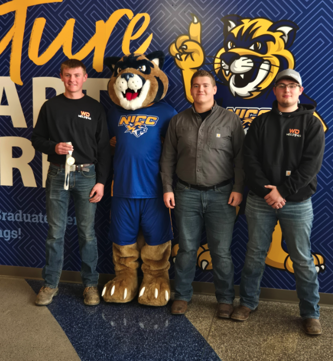 West Delaware School tweet media