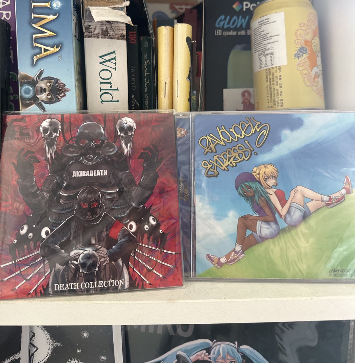 T1NG0Music's tweet photo. Hehehe 2 CD’s with a song made by yours truely now!! https://t.co/DsJLaXWMQx