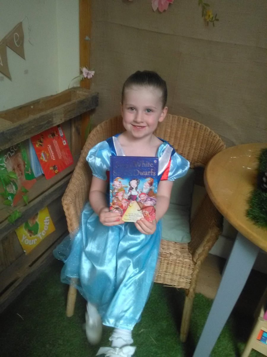 Candleby Lane tweet media