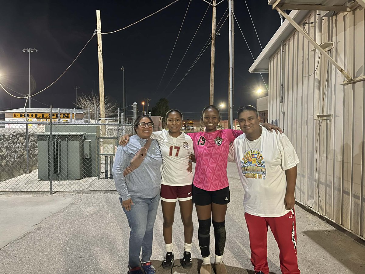 azulpeter's tweet photo. It's always nice catching up with our former players and friends. https://t.co/COyDJ81G1q