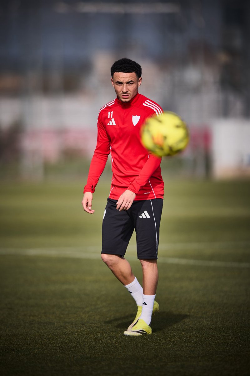 SevillaFC_ENG's tweet photo. 𝗥. 𝗩. 🇨🇭 https://t.co/cAusQkMkqx